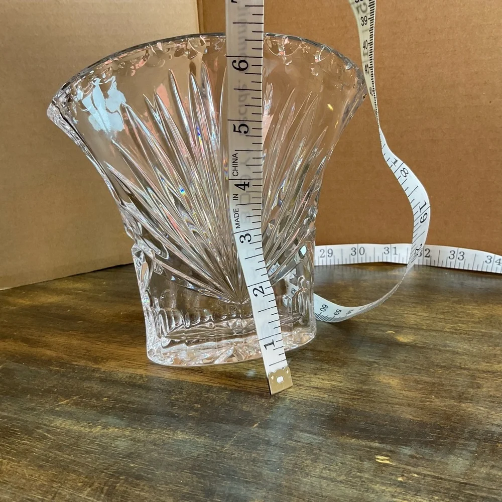 Crystal Fan Vase – Sunburst Pattern – Heavy Pressed Lead Crystal – Scalloped Rim